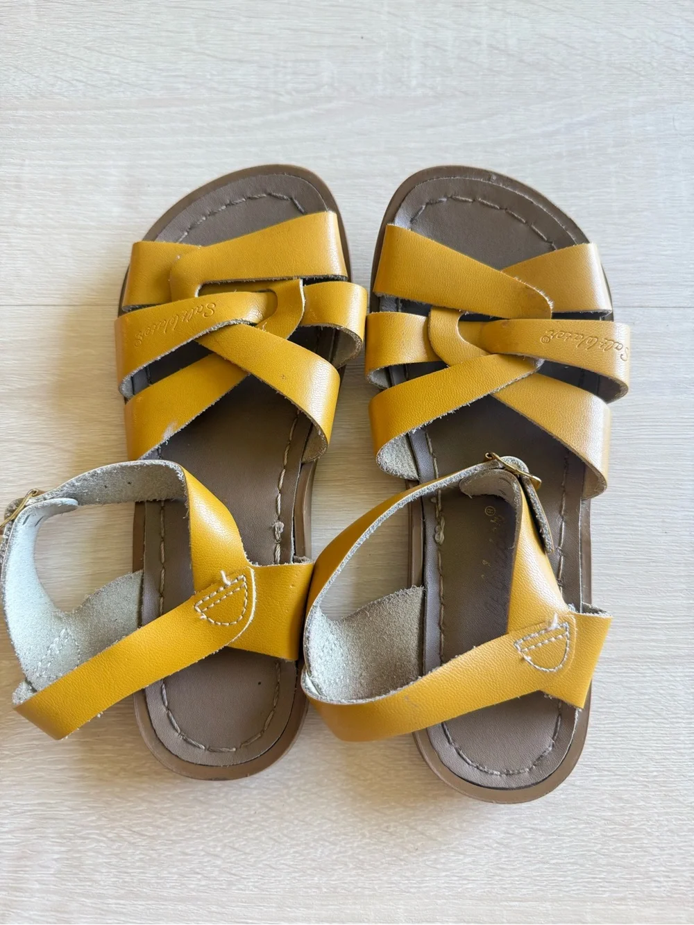Salt Water Sandals Girls Mustard Yellow Leather Fisherman Size 1 (US 2)